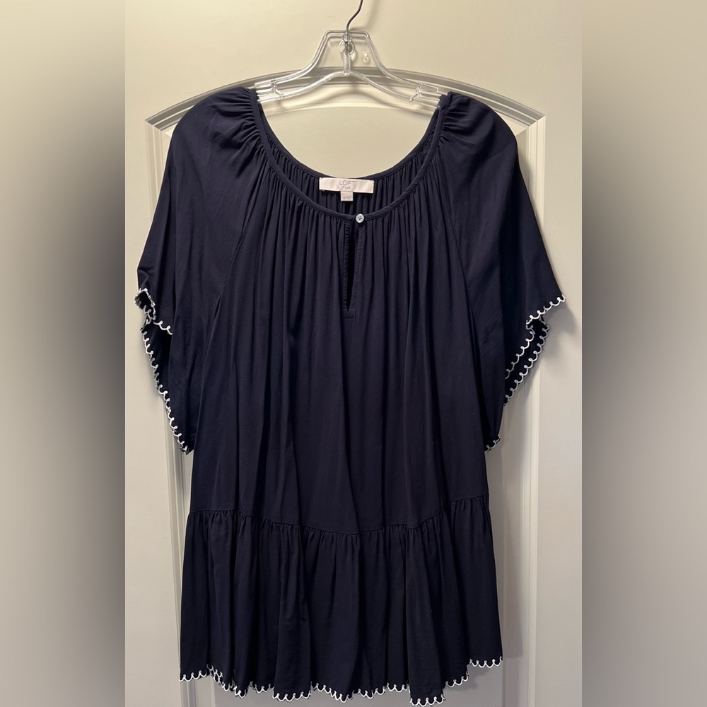 Loft short sleeve with peplum white stitch detail on sleeves and hem. Size 20